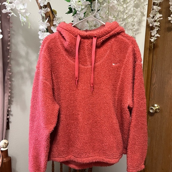 Nike Pink Oversized Hoodie with Relaxed Fit - Picture 2 of 9